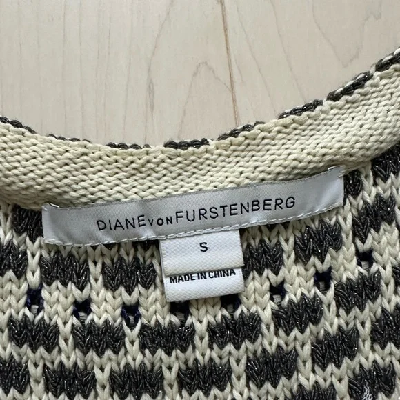 Diane Von Furstenberg Black and Cream Knit Top - Picture 4 of 4